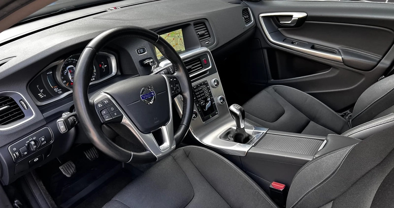 Volvo V60 cena 48500 przebieg: 178000, rok produkcji 2015 z Katowice małe 667